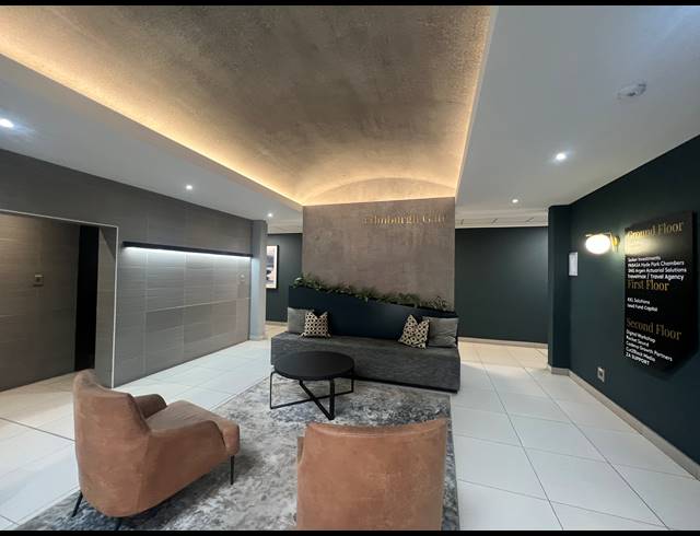89M² OFFICE TO LET IN HYDE PARK
